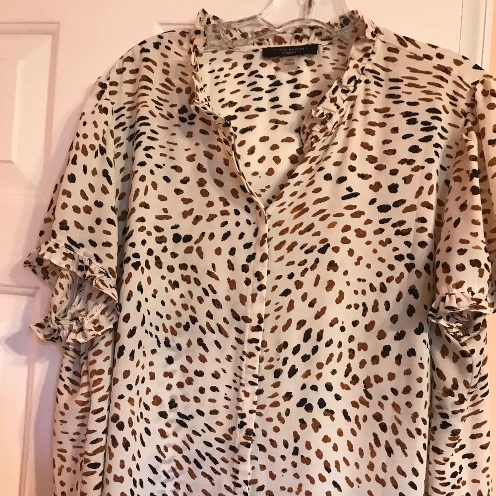 Tahari Woman-Short sleeve blouse